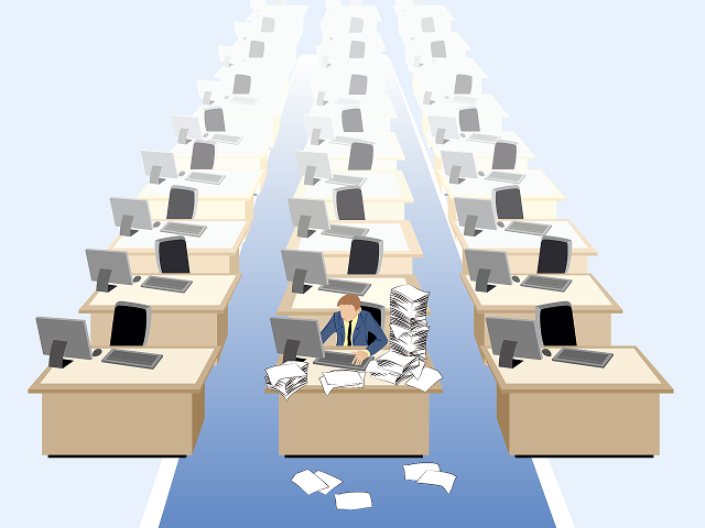 対応する人材が不足している